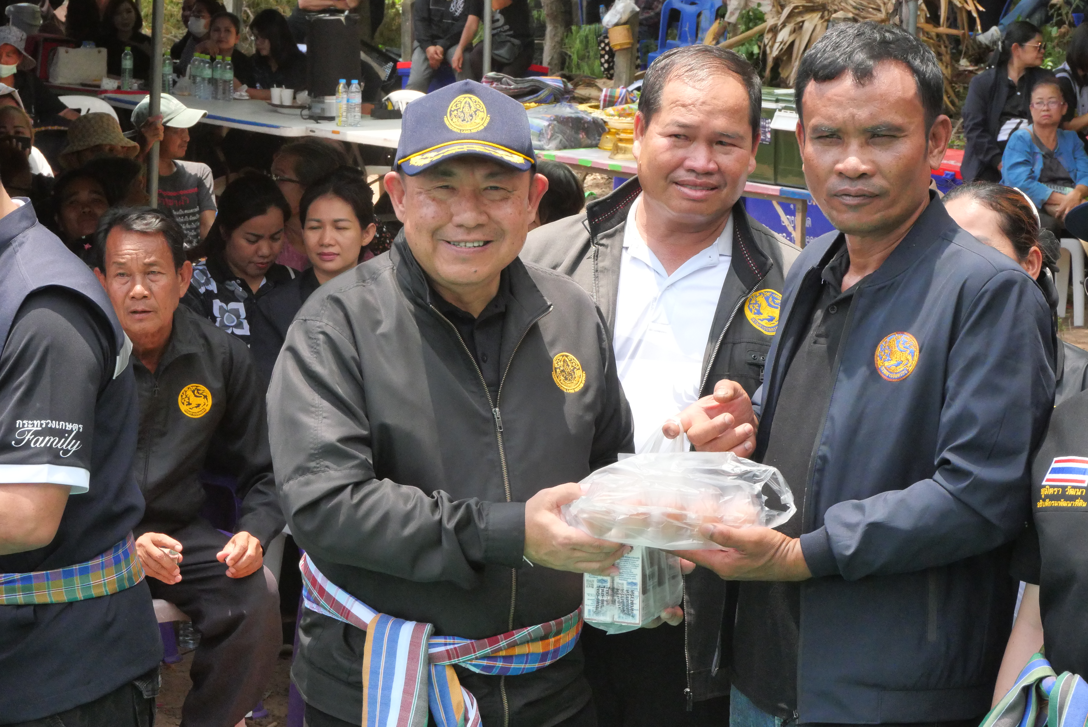 title - ส.ป.ก. ติดตามรัฐมนตรีช่วยว่าการกระทรวงเกษตรและสหกรณ์ (นายวัชระพล ขาวขำ) พร้อมคณะ ลงพื้นที่ตรวจราชการในพื้นที่จังหวัดกาฬสินธุ์ (จุดที่ 1) 